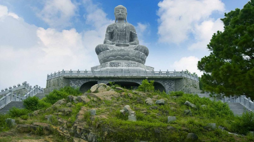 Toàn cảnh Đại Phật tượng uy nghi tại Chùa Phật Tích