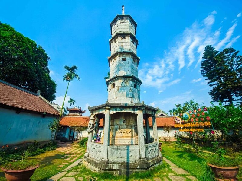 Toàn cảnh Chùa Bút Tháp thanh bình bên sông Đuống