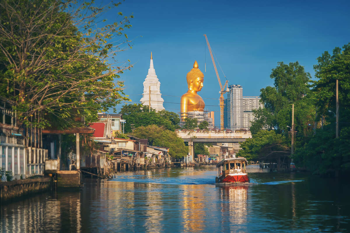 Đường phố Bangkok nhộn nhịp