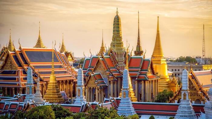 Du khách tại một ngôi chùa ở Thái Lan