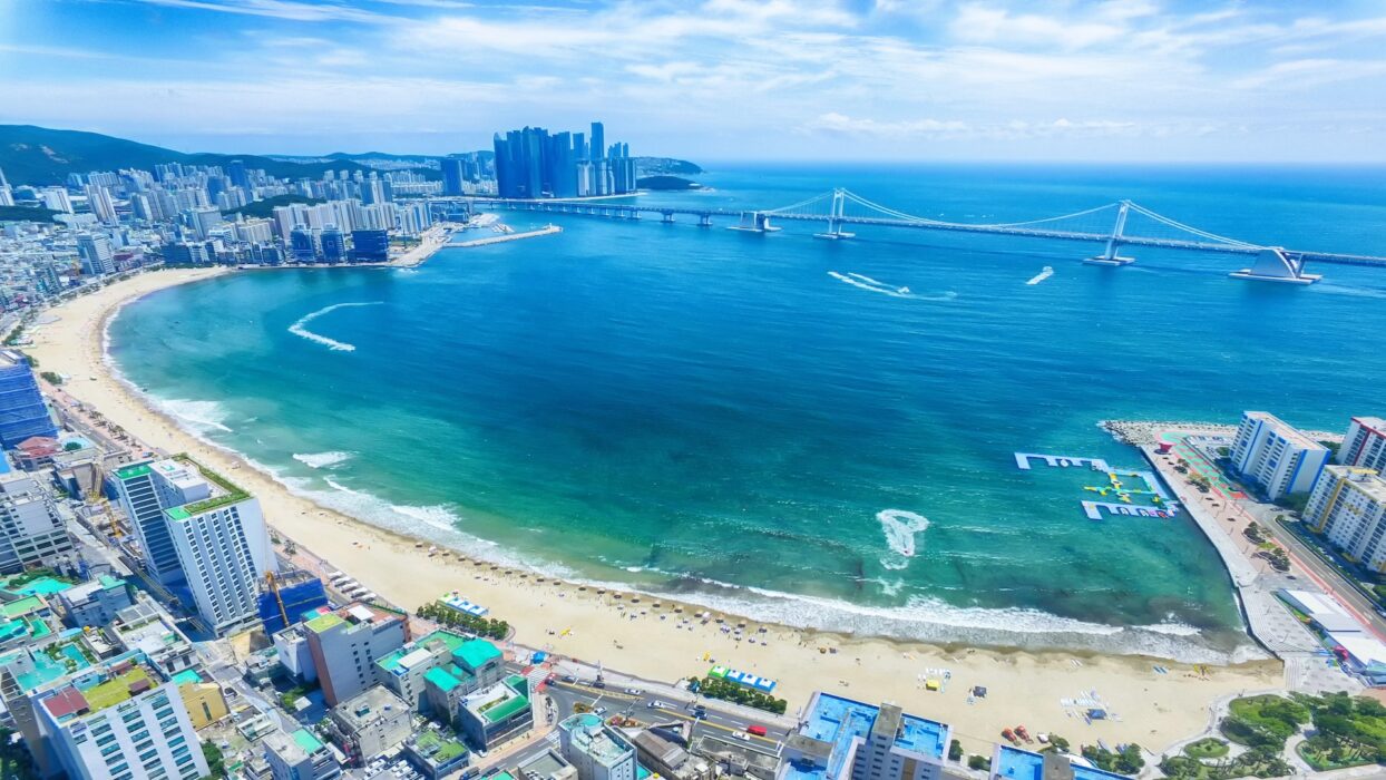 Biển Gwangalli lung linh với cầu Gwangan