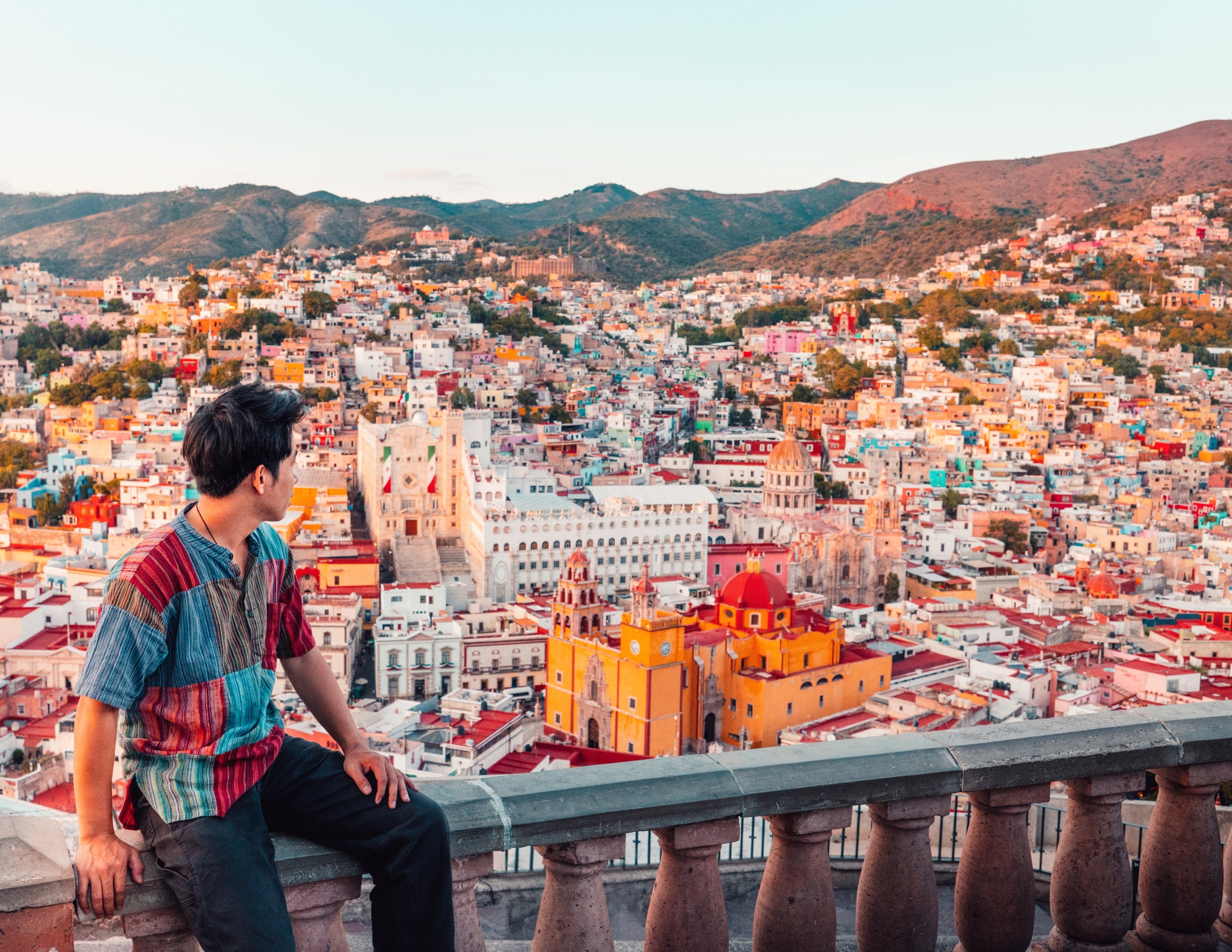 Quốc chụp hình tại Guanajuato, Mexico. Ảnh: Kẻ Du Mục