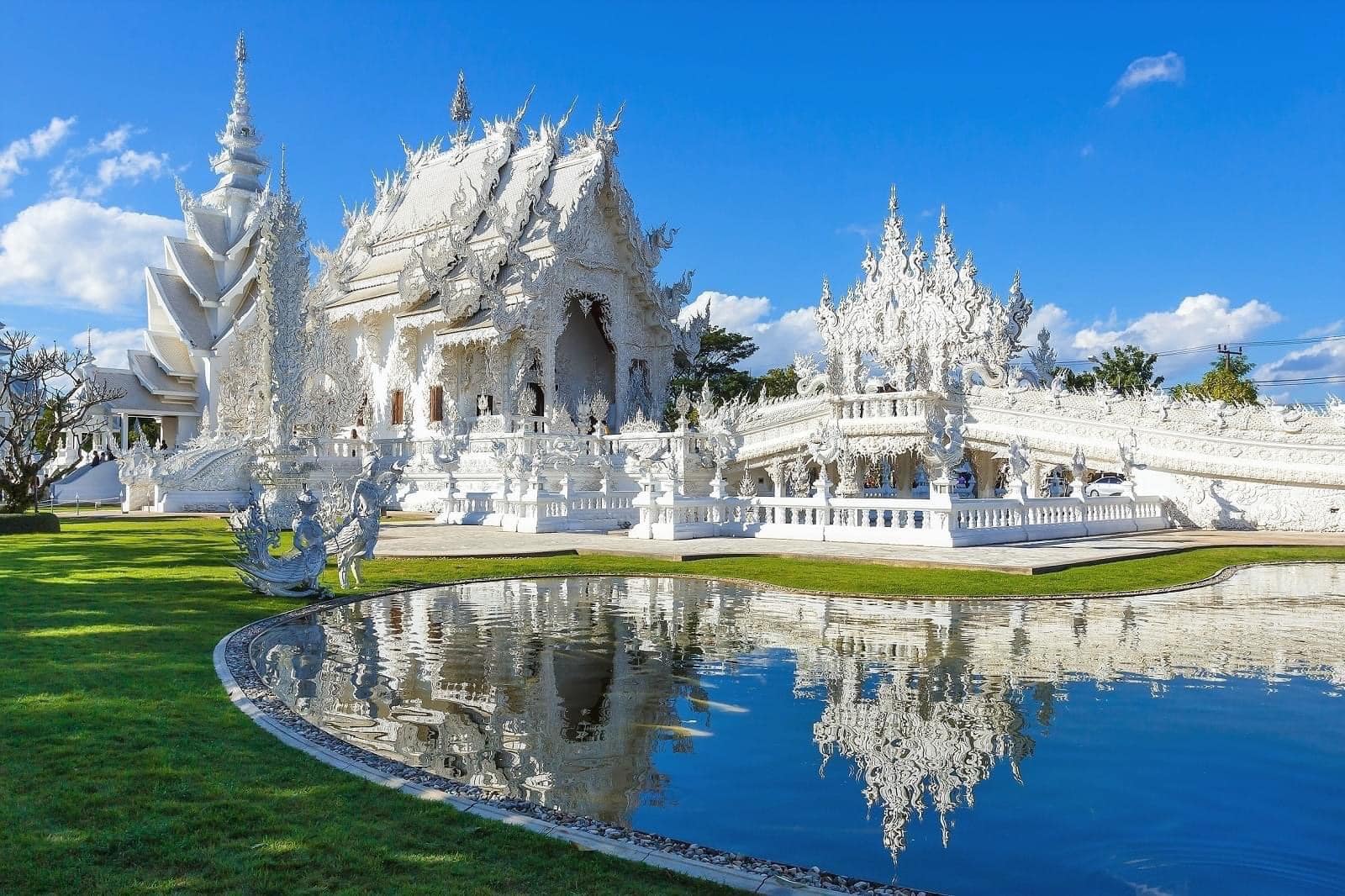 Chiang Rai: Lạc Bước Vào Thế Giới Diệu Kỳ Của Chùa Trắng