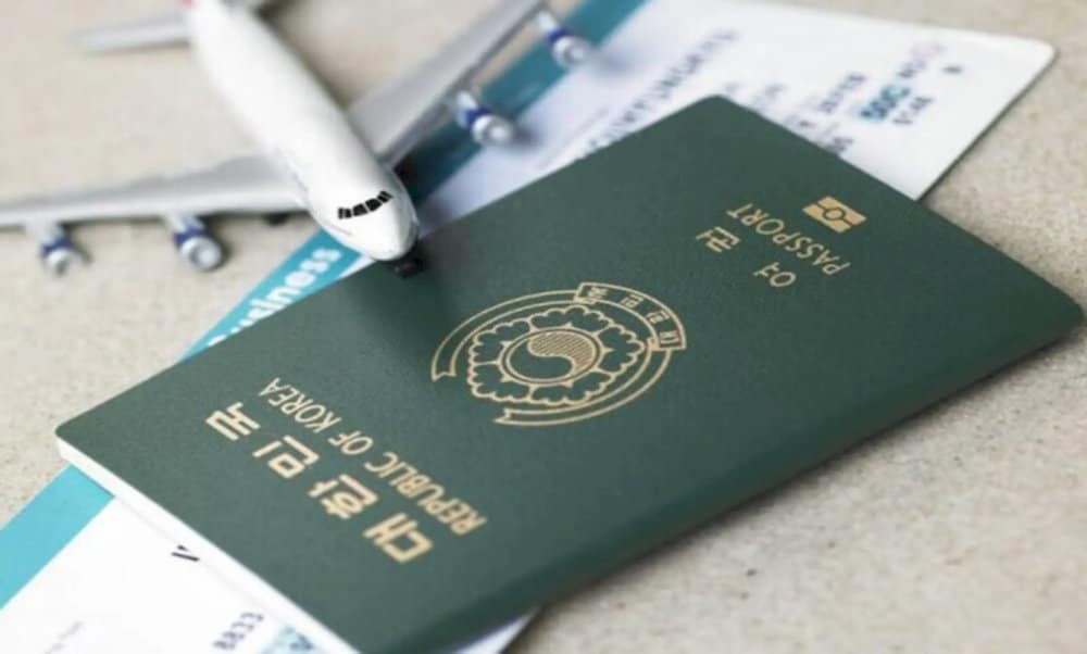 Thị thực Hàn Quốc được dán trong hộ chiếu