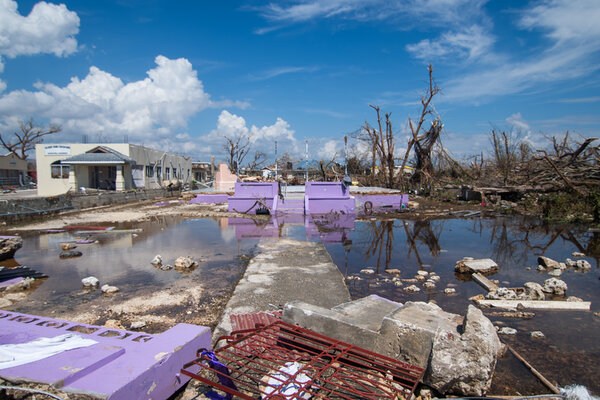 Cảnh hoang tàn sau bão ở Jamaica