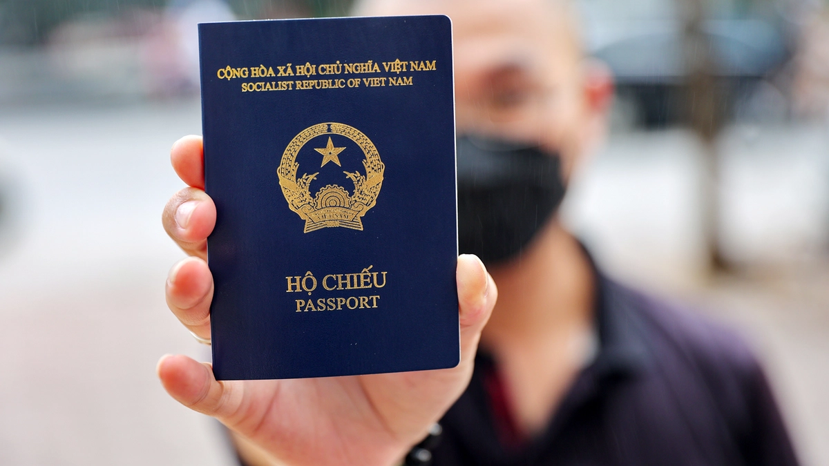 Chuyến đi suýt thành “ác mộng” ở Hà Nội: Phép màu từ tình người Việt Nam!