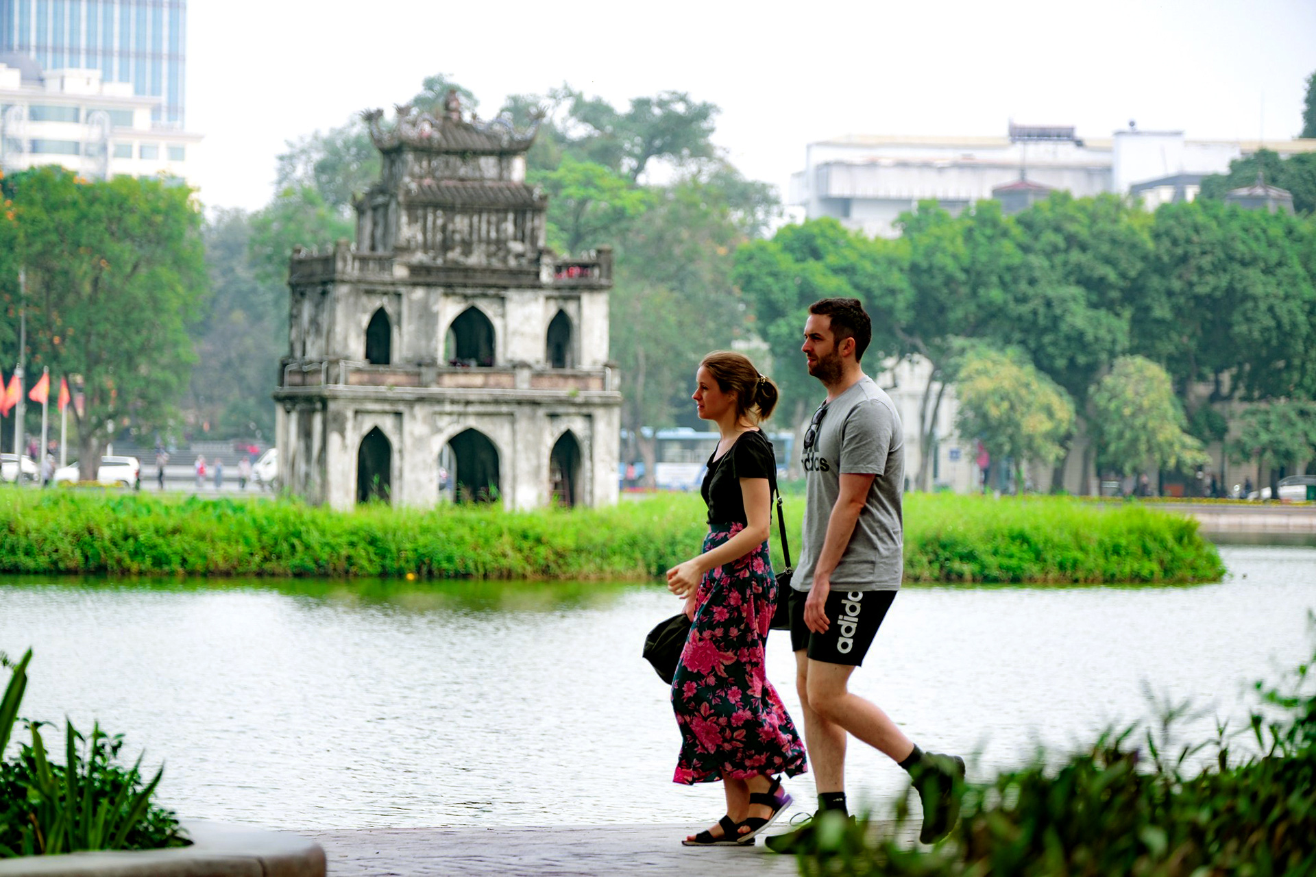 Chuyến Hành Trình Cảm Xúc: Chàng Trai Hàn Quốc “Phải Lòng” Việt Nam Từ Những Lễ Hội Rực Rỡ