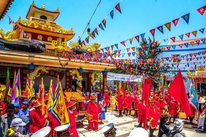 Du lịch giao thoa văn hóa, kết nối những trái tim xa lạ.