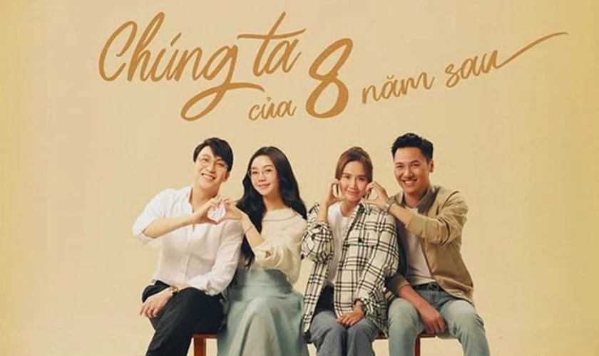 Cảnh quan Ninh Bình với thuyền và núi đá vôi