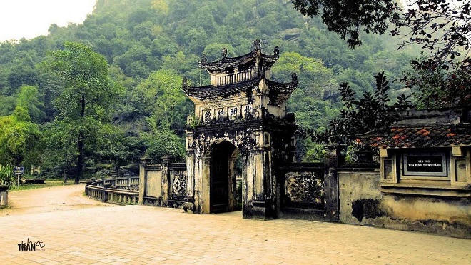 Con Mắt Cô Đơn Giữa Lòng Cao Tốc: Câu Chuyện Về Ngôi Nhà Đinh Kim Khê