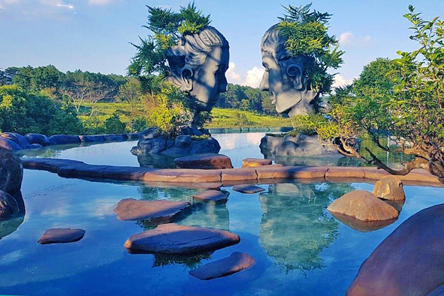 Quán cà phê với view đồi núi thơ mộng