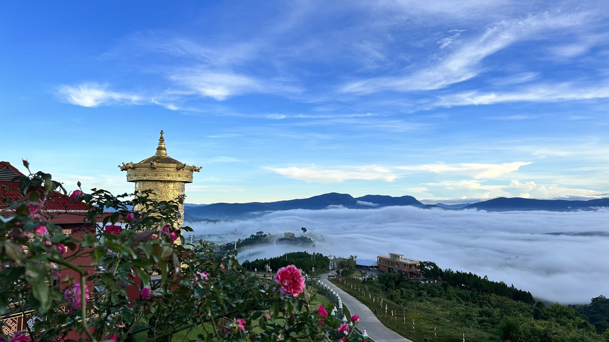 Khu du lịch Lá Phong Đà Lạt