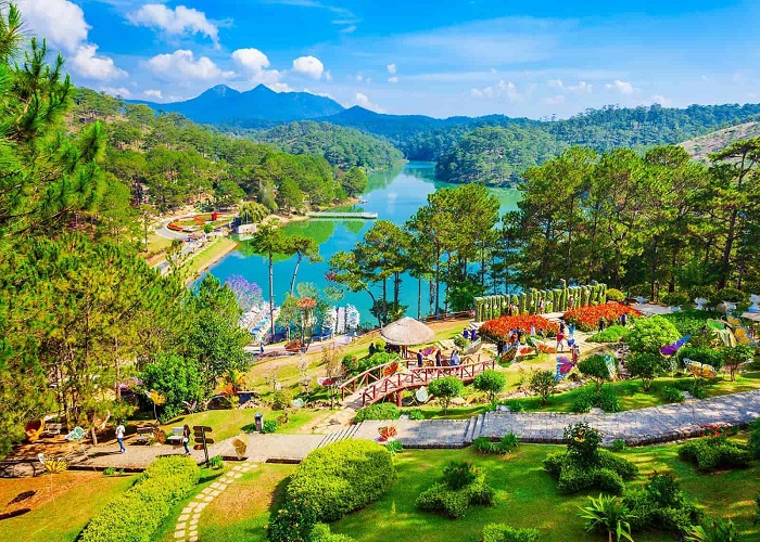 Quang cảnh Đà Lạt về đêm rực rỡ ánh đèn