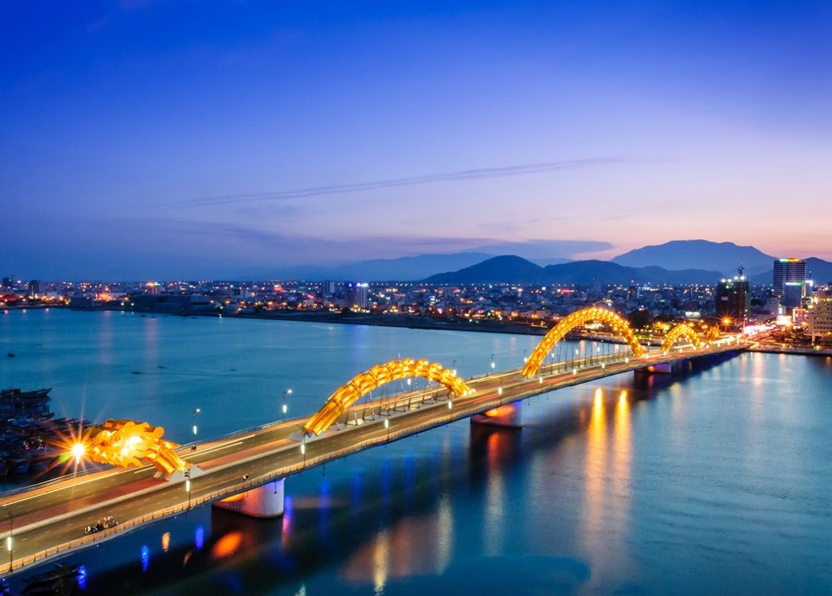 Cầu Rồng Đà Nẵng về đêm