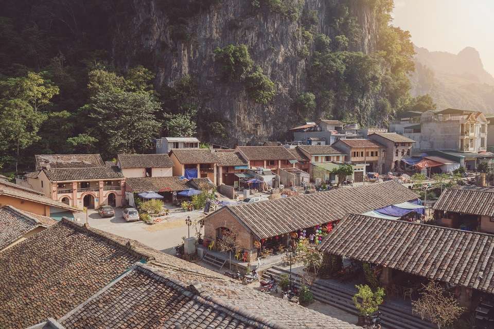 Phố cổ Đồng Văn với những mái nhà cổ kính