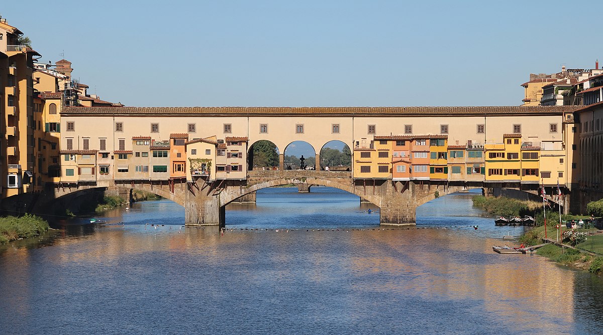 Cầu Ponte Vecchio bắc qua sông Arno