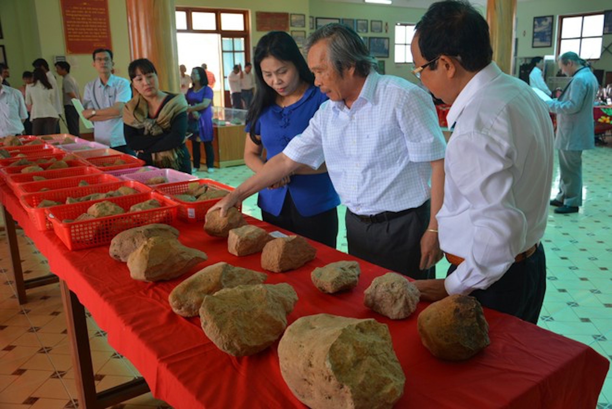 Hoạt động khai quật khảo cổ Trường Lũy