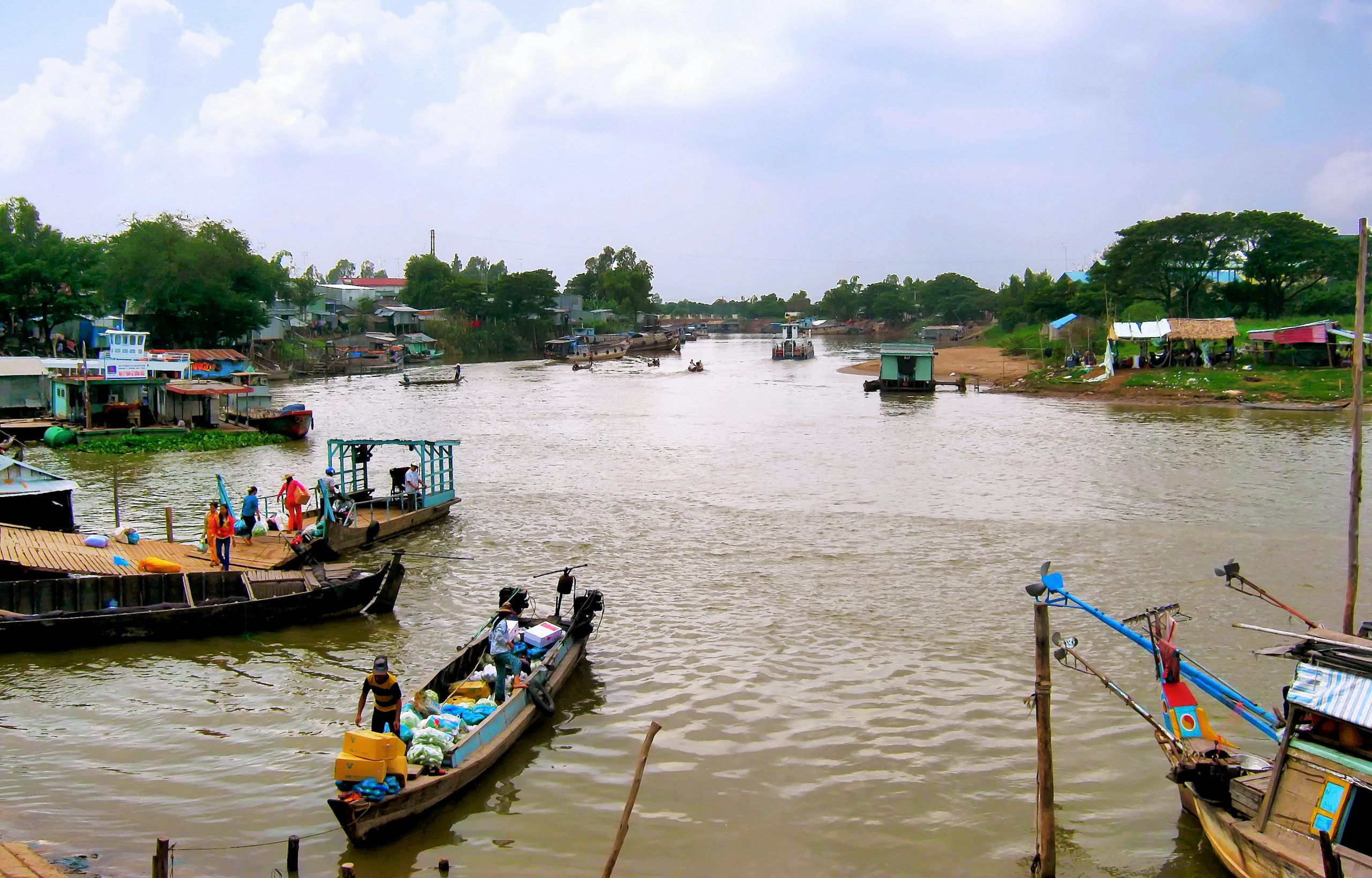 Sông Bình Giang hiền hòa