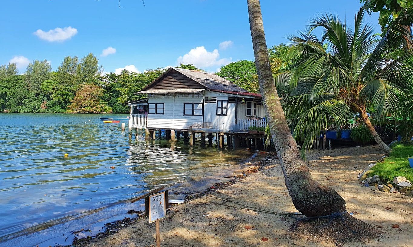 Phong cảnh trên đảo Pulau Ubin. Ảnh: Once in a life time journey