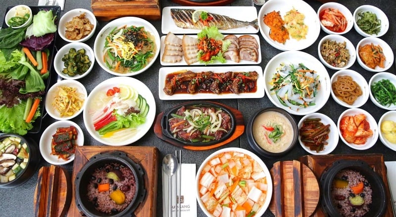 Bữa tiệc ẩm thực Hàn Quốc phong phú và hấp dẫn