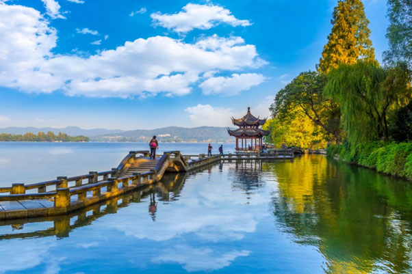 Tây Hồ thơ mộng