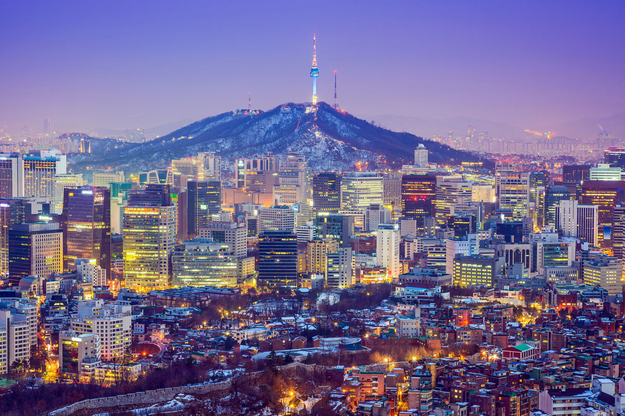 Toàn cảnh Seoul với những tòa nhà hiện đại và dòng sông