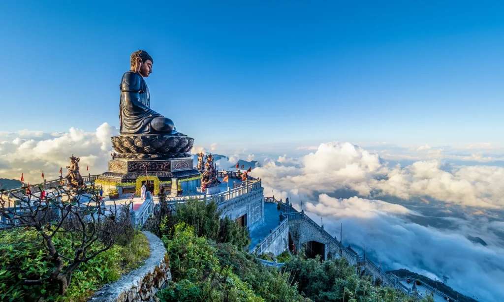 Hành trình tâm linh giữa lòng Đà Nẵng – Hội An: Những ngôi chùa kể chuyện