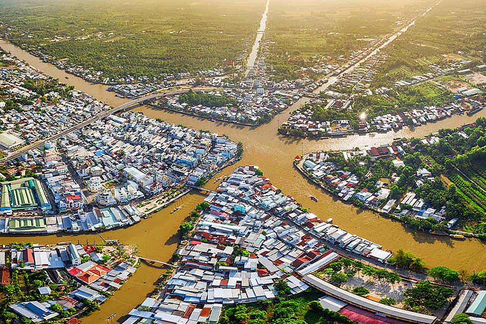 Toàn cảnh chợ nổi Ngã Bảy tấp nập thuyền bè