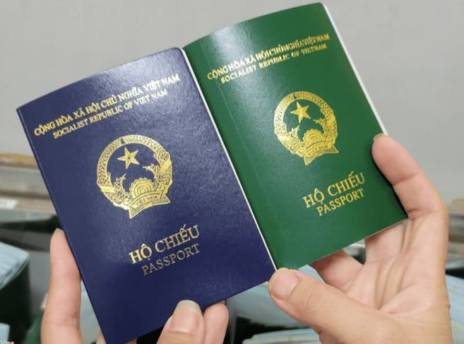 Hình ảnh bảng hiệu dịch vụ làm hộ chiếu nhanh tại Điện Biên