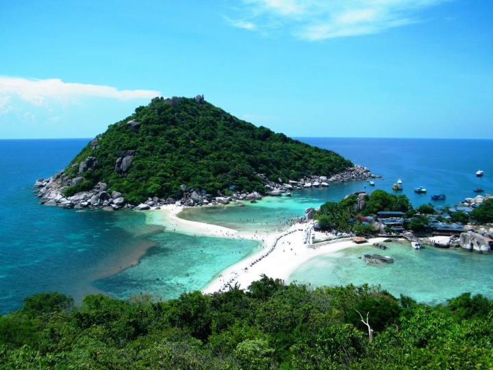 Cưỡi ngựa trên bãi biển Hua Hin lúc hoàng hôn