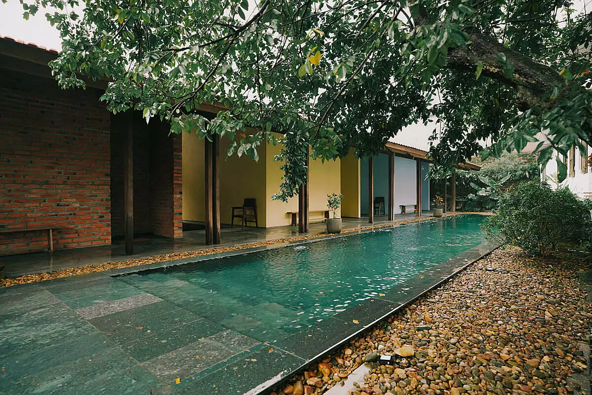 Huế Nép Mình Trong Mưa Lũ Lịch Sử: Nước Mắt Rơi, Nhưng Lòng Người Vẫn Giữ Lửa