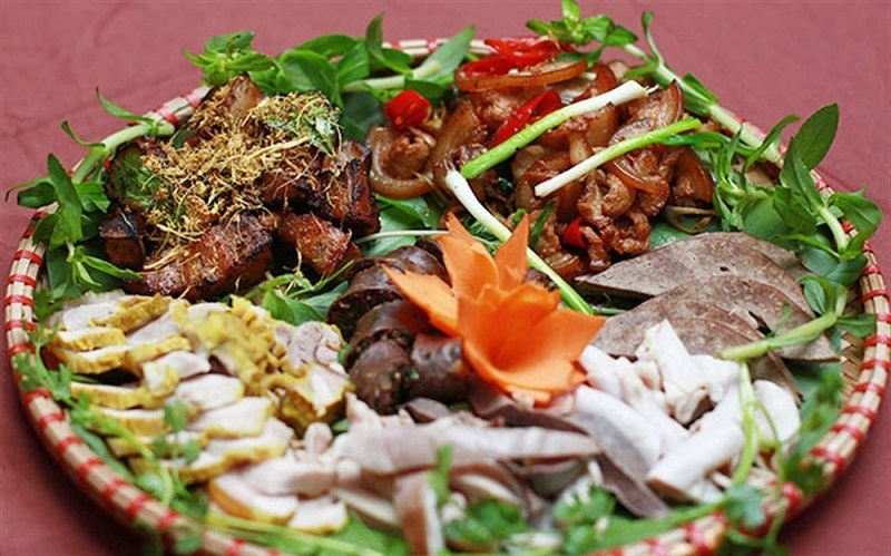 Thịt tái bò kiến đốt Tam Đảo
