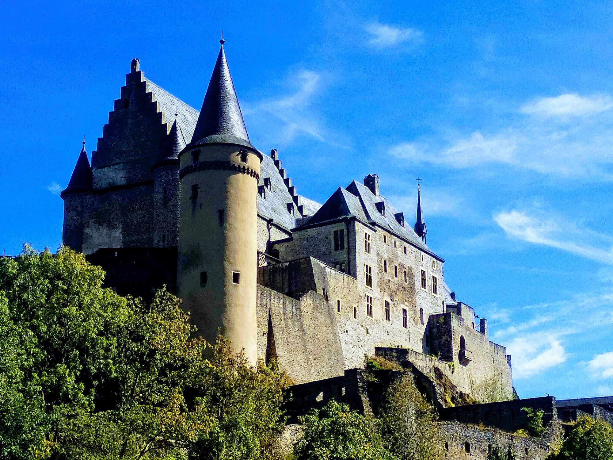 Lâu đài Vianden nhìn từ một góc khác