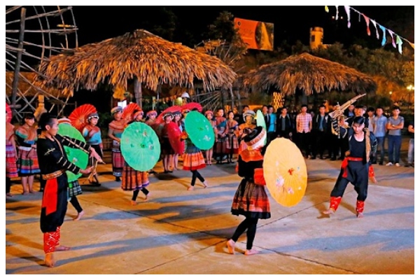 Khi Du Lịch Không Chỉ Là Chuyến Đi: Việt Nam Đang Dệt Nên Những Trải Nghiệm Văn Hóa Bền Vững Như Thế Nào?