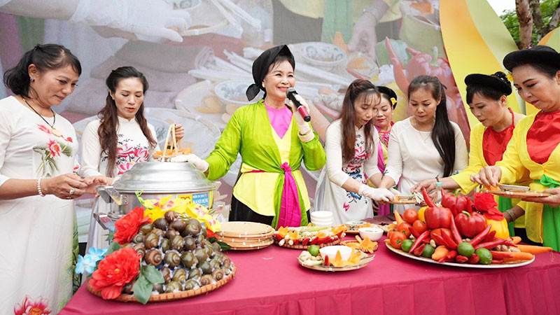 Bát phở bò nóng hổi