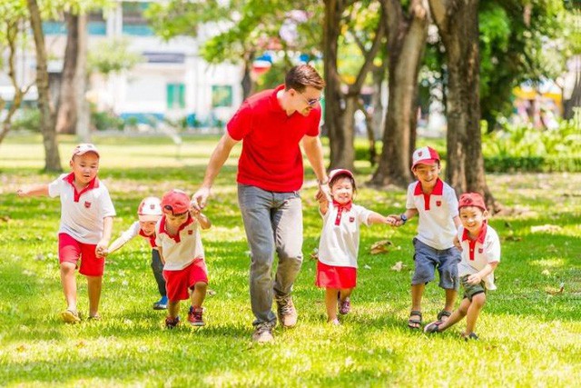Mùa Hè Này, Nhà Tôi Tự Thiết Kế “Trại Hè” Xuyên Việt: Chuyến Đi Hơn Cả Một Kỳ Nghỉ!