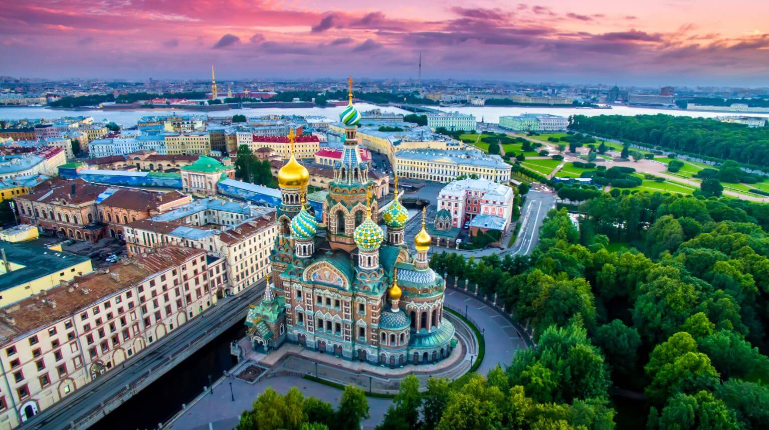 Những con phố cổ kính ở Saint Petersburg