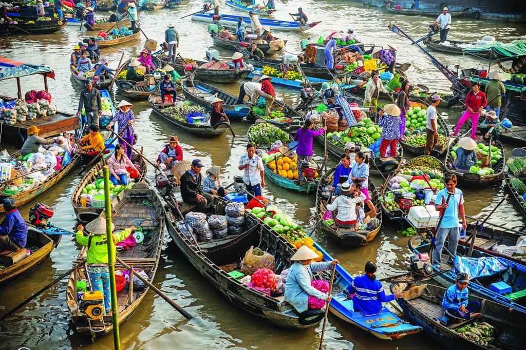 Quang cảnh chợ nổi miền Tây buổi sớm