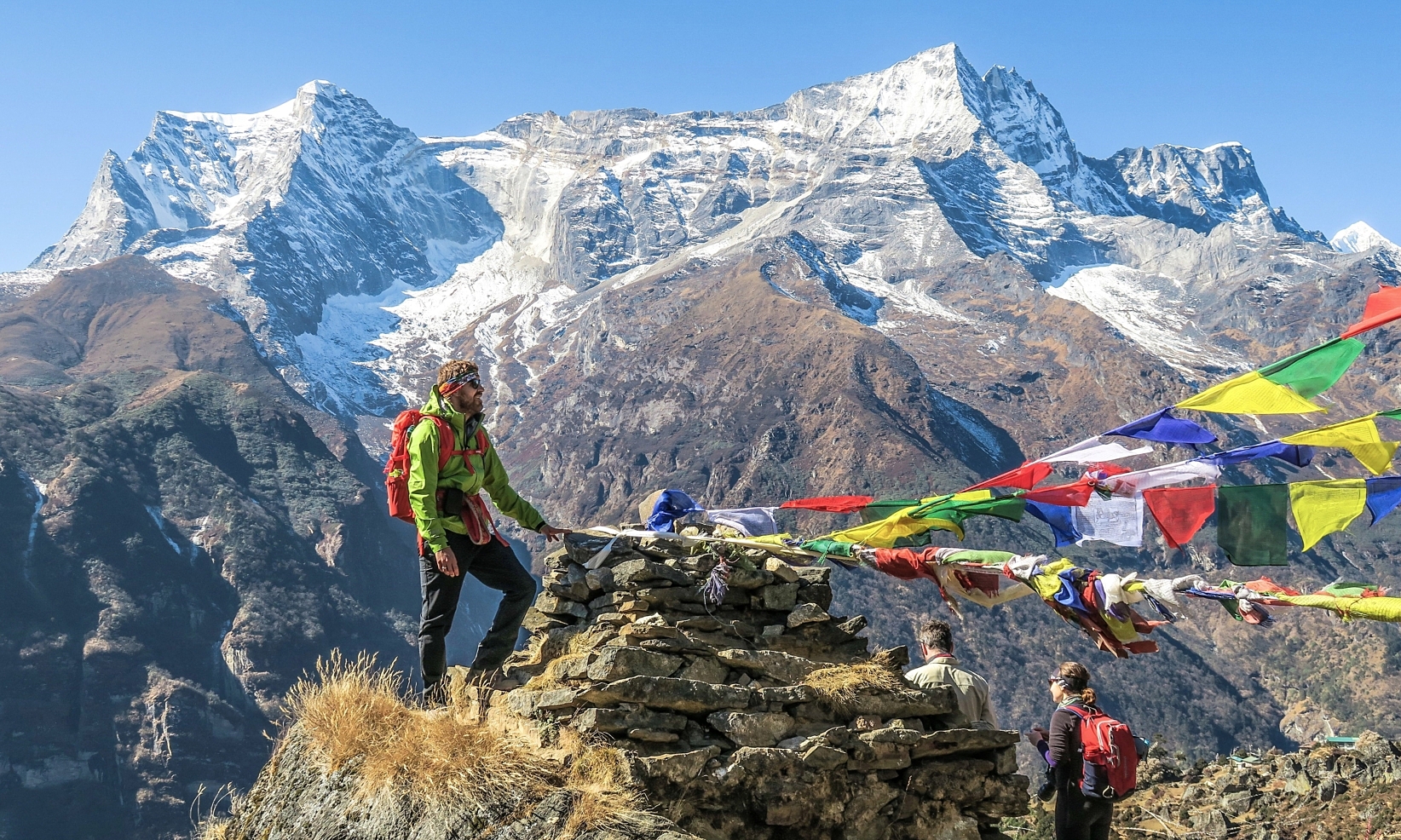 Nepal ra tay với vấn đề vệ sinh của người leo núi Everest