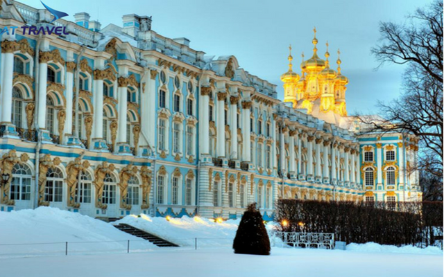 Cung điện Mùa Đông tráng lệ ở St. Petersburg