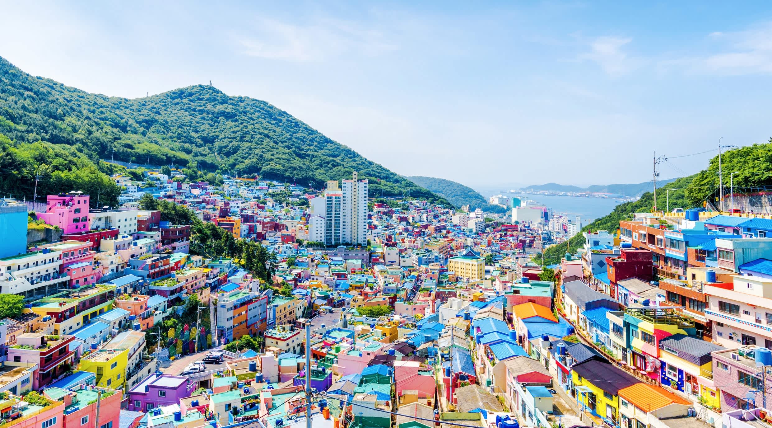 Con đường 108 bậc thang tại Haedong Yonggungsa dẫn xuống biển