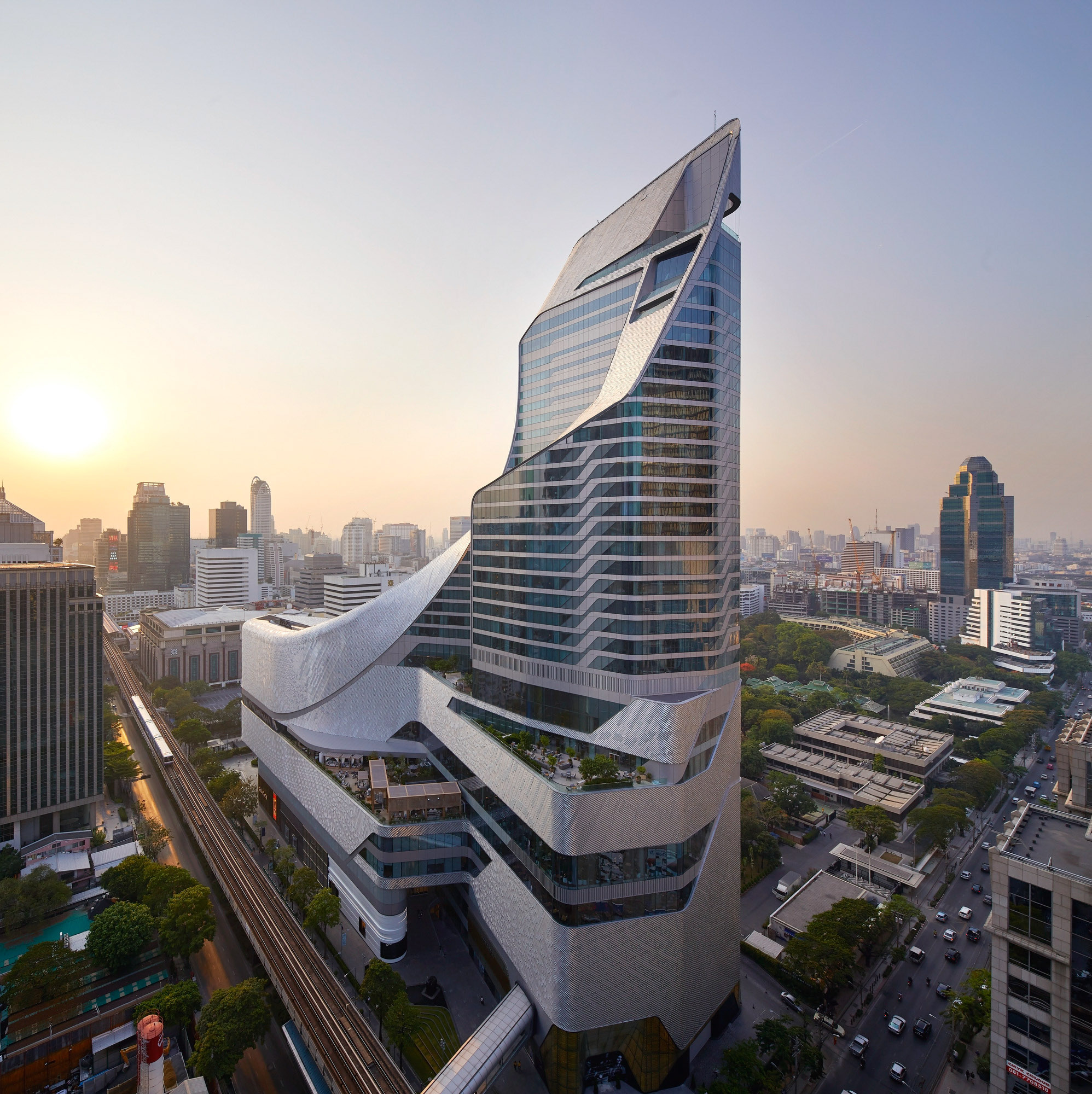 Kiến trúc hiện đại và tinh tế của Open House, Central Embassy
