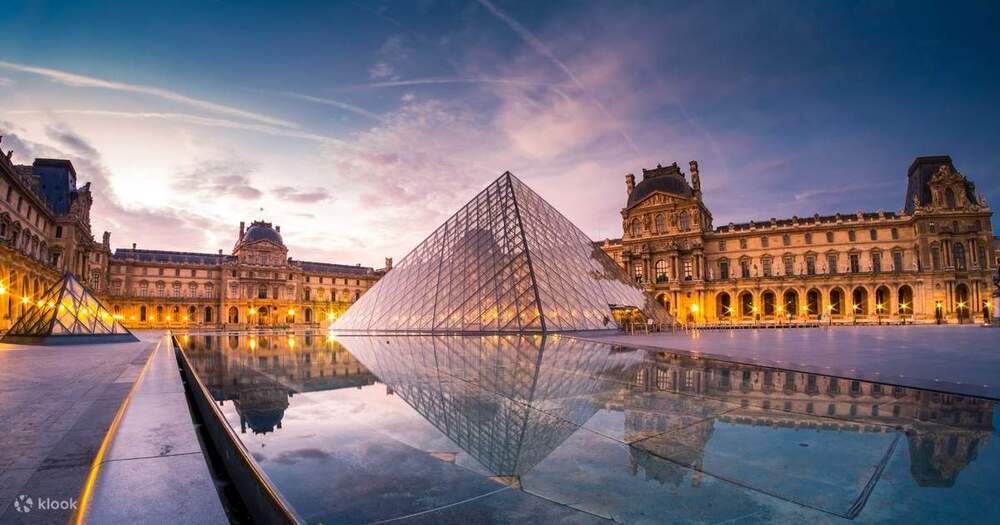 Cung điện Versailles lộng lẫy với khu vườn rộng lớn