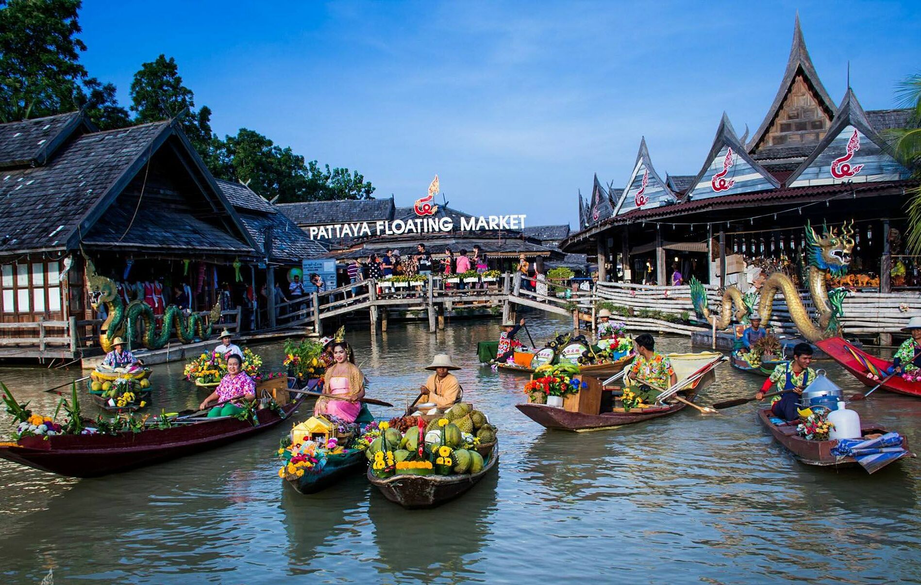 Chợ nổi Bốn Miền là điểm du lịch hút khách ở Pattaya. Ảnh: Pattaya floating market