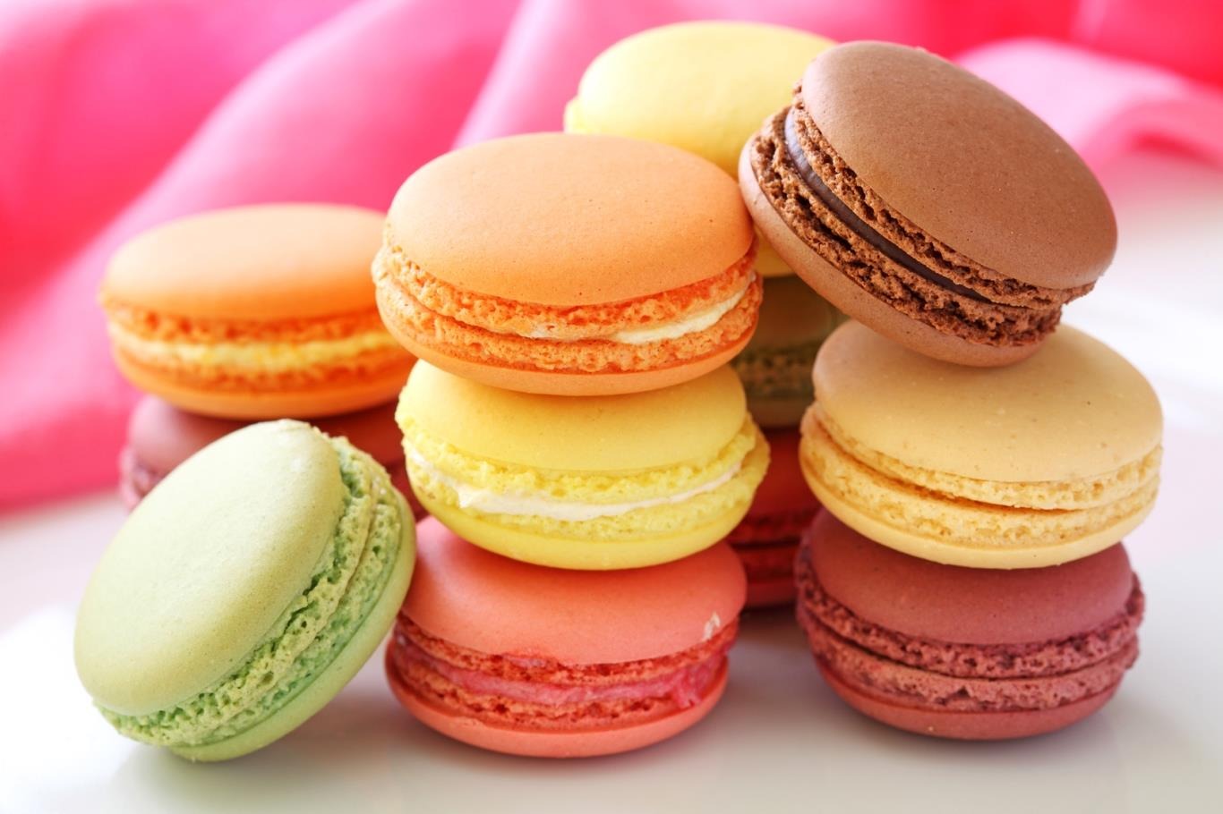 Những chiếc bánh Macaron đầy màu sắc