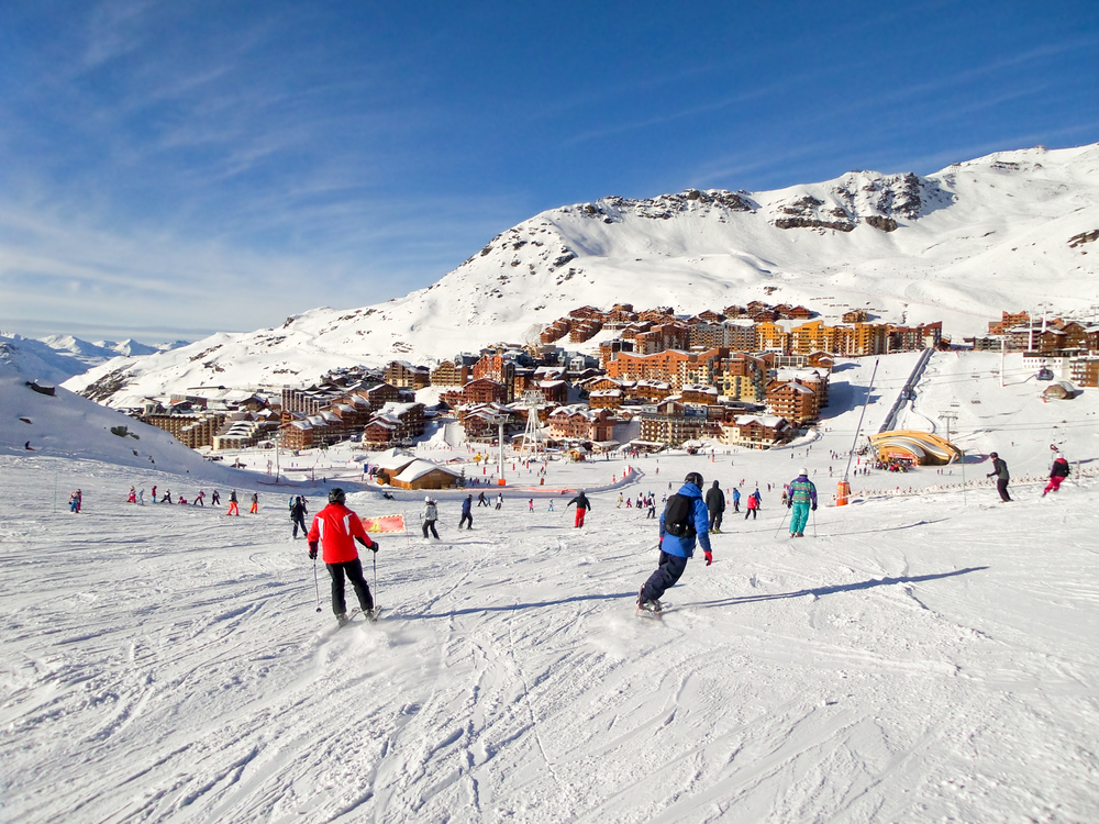 Khu trượt tuyết Val Thorens hùng vĩ với những đỉnh núi phủ tuyết trắng