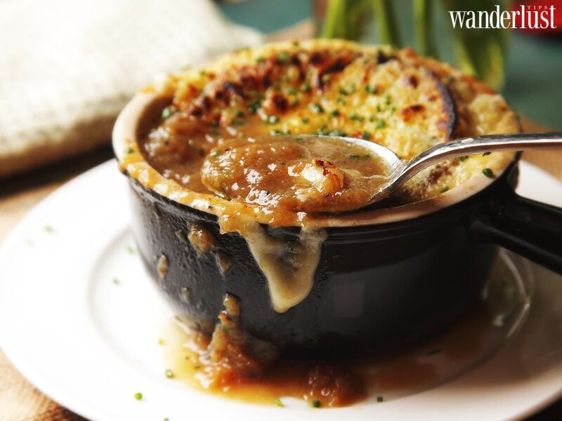 Món Cassoulet hầm đậu và thịt đậm đà, hấp dẫn