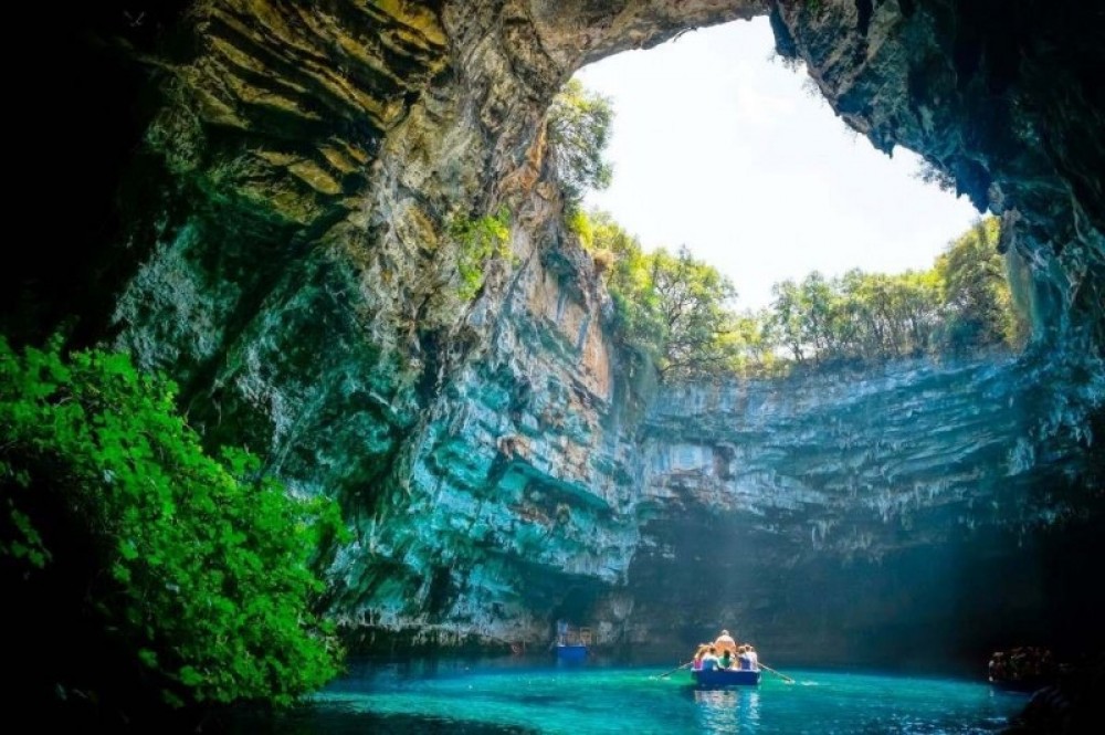 PHONG NHA GỌI TÊN: CHUYẾN ĐI VỀ MIỀN KÝ ỨC VÀ NHỮNG BẤT NGỜ TRÊN CUNG ĐƯỜNG #KhangVaChen #PhongNha #QuangBinh