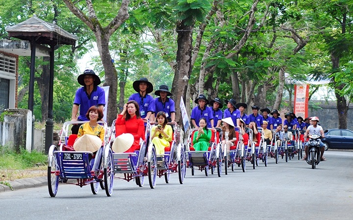 Thuê xe máy khám phá Huế
