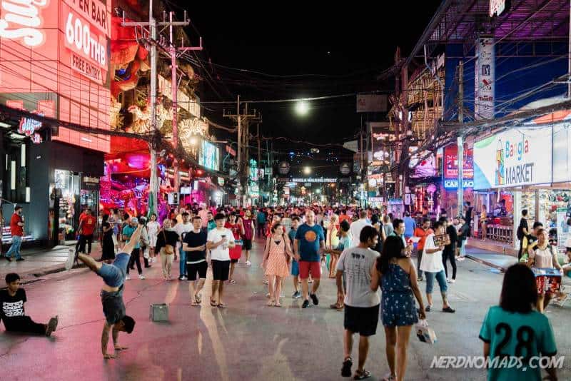 Chợ đêm Patong nhộn nhịp